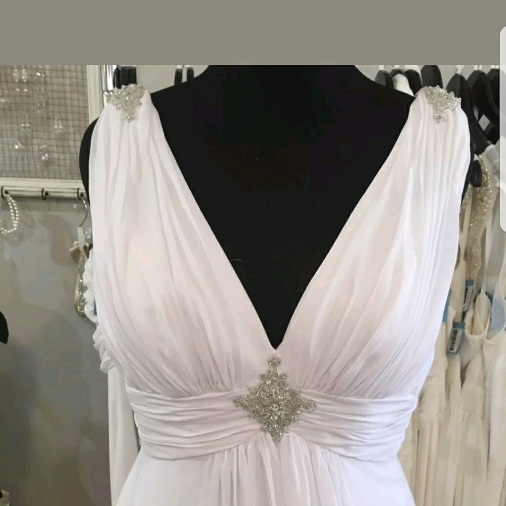 Size 22 Wedding Dress brand New WT Train!  Beautif